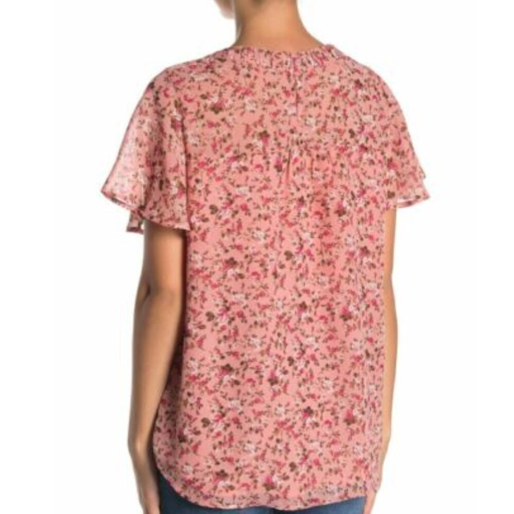 Pleione Pink Floral Scoop Neck Flutter Sleeve Blouse - Picture 2 of 12